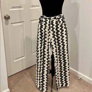 Cider beige and black wavy stripped boyfriend jeans